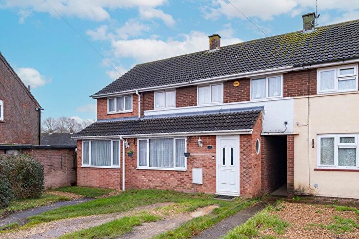 4 Bedroom End Terrace House For Sale In Avon Grove, Bletchley, Milton Keynes, MK3