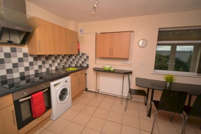 5 Bedroom Semi-Detached House To Rent In Allenfield Court, Park Road, Nottingham, NG7