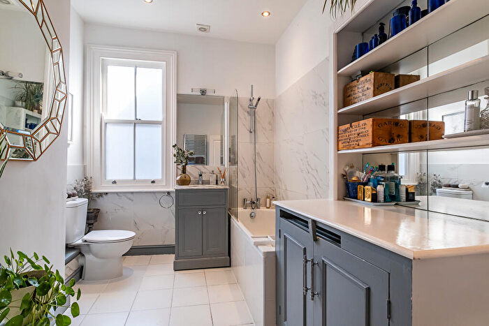 3 Bedroom Terraced House For Sale In Amies Street, London, SW11