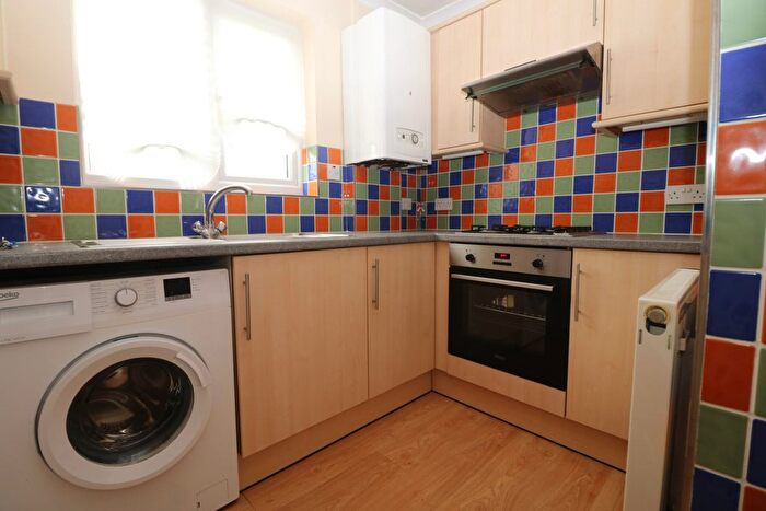 2 Bedroom Flat To Rent In Hampden Road, London, N10