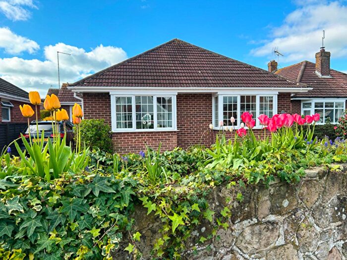 4 Bedroom Bungalow For Sale In Parkfield Avenue, Rose Green, PO21