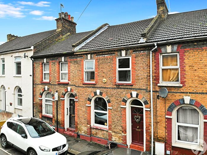 2 Bedroom Terraced House For Sale In Berkley Road, Gravesend, Kent, DA12