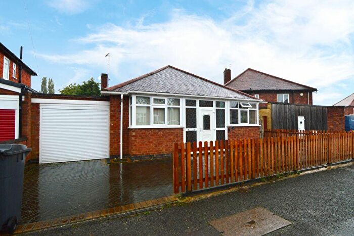 2 Bedroom Bungalow For Sale In Parkstone Road, Leicester, LE5