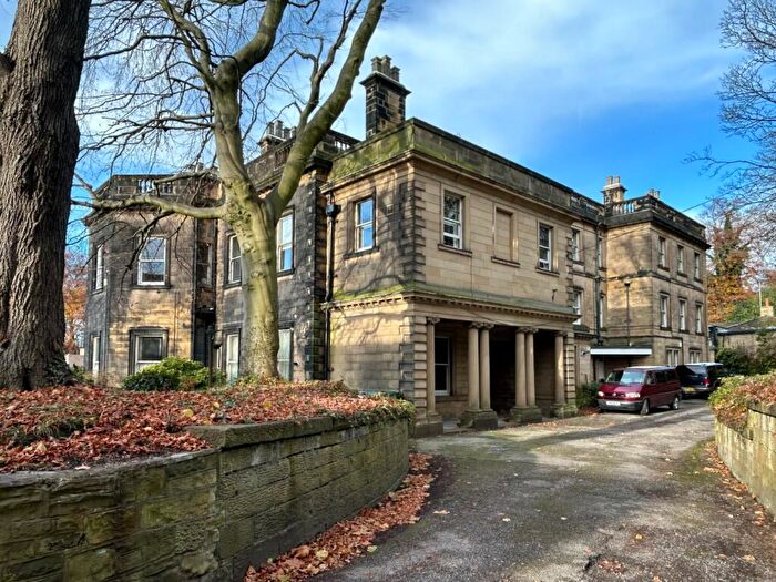 2 Bedroom Flat To Rent In Gledhow Hall, Gledhow Lane, Roundhay, Leeds, LS8