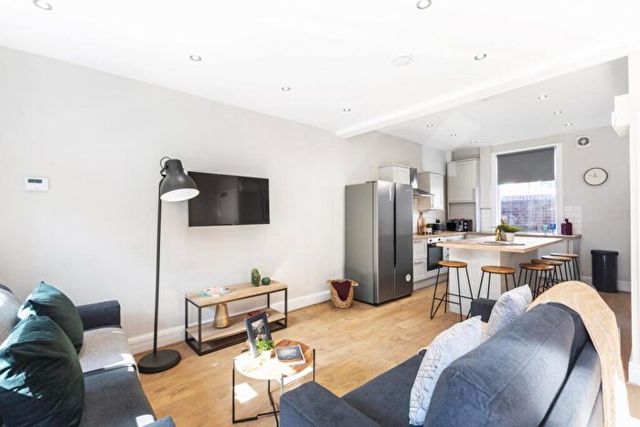 6 Bedroom House To Rent In Glossop Street, Leeds, LS6