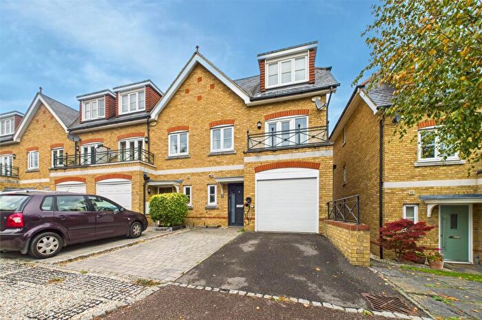 4 Bedroom Semi-Detached House To Rent In Bardeen Place, Bracknell, Berkshire, RG12