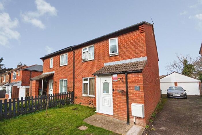 3 Bedroom Semi-Detached House To Rent In Freshfield Road, SO15