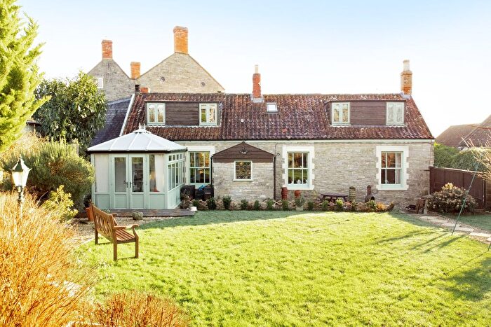 3 Bedroom Link Detached House For Sale In Lower Westholme, Pilton, Shepton Mallet, BA4