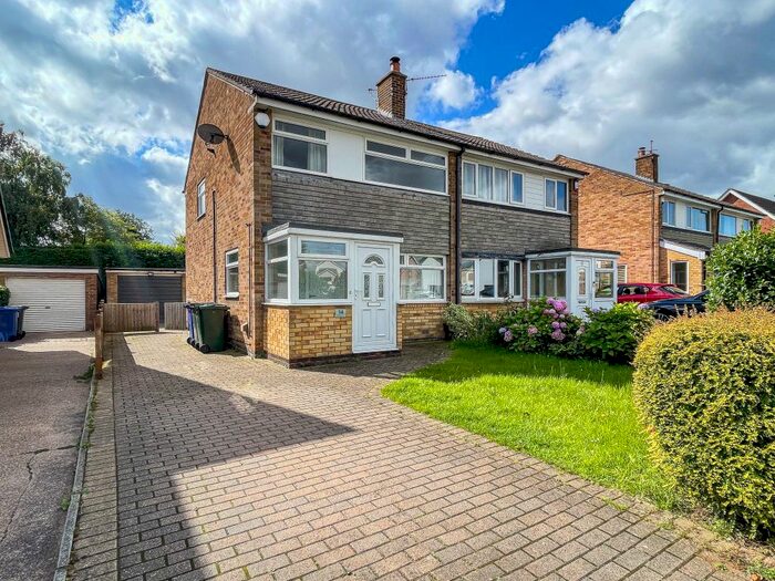 3 Bedroom Semi-Detached House To Rent In Westmorland Way, Sprotbrough, Doncaster, DN5