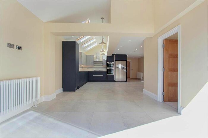 3 Bedroom Property To Rent In Park Avenue, London, N22