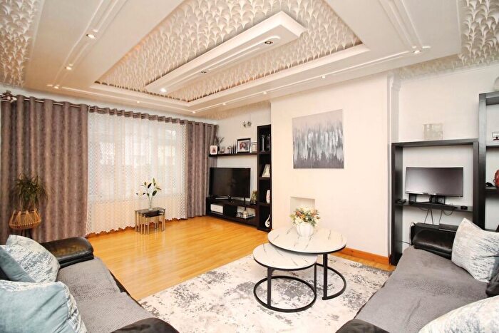 3 Bedroom Terraced House For Sale In Morpeth Avenue, Mowmacre Hill, Leicester, LE4