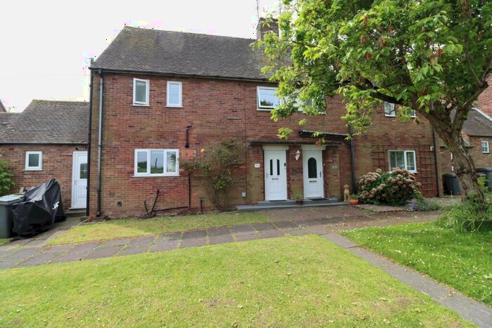 4 Bedroom Semi-Detached House For Sale In Bankfields Drive, Eastham, CH62