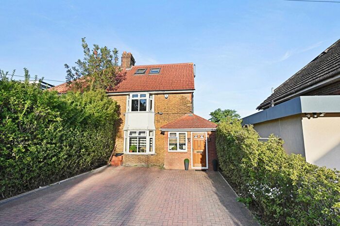 4 Bedroom Semi-Detached House For Sale In Norman Way, London, W3