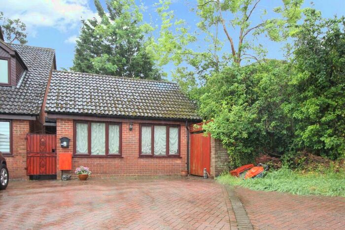 1 Bedroom Maisonette To Rent In Isis Close, Winnersh, RG41