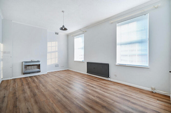 2 Bedroom Flat To Rent In Eastgate Street, Winchester, SO23