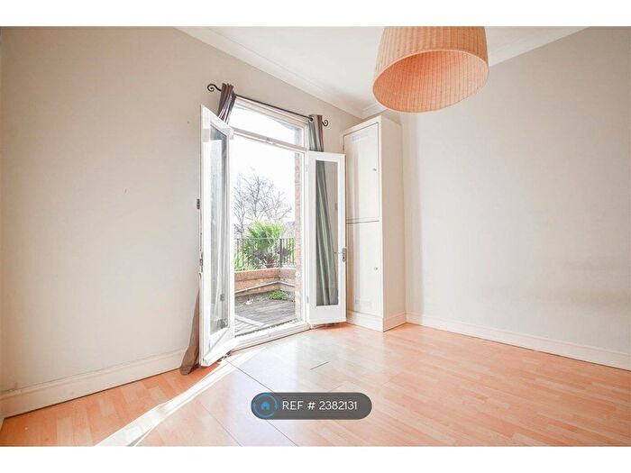 1 Bedroom Flat To Rent In Springdale Road, London, N16