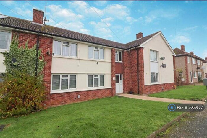2 Bedroom Maisonette To Rent In Rose Avenue, Rushden, NN10