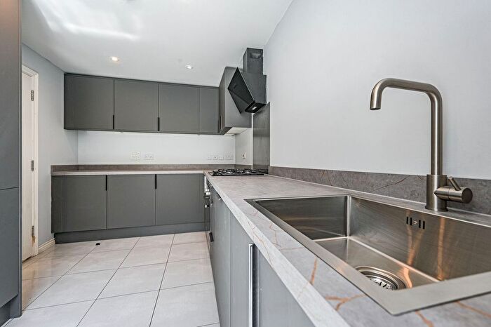 4 Bedroom Terraced House For Sale In Hawksmoor Grove, Bromley, BR2