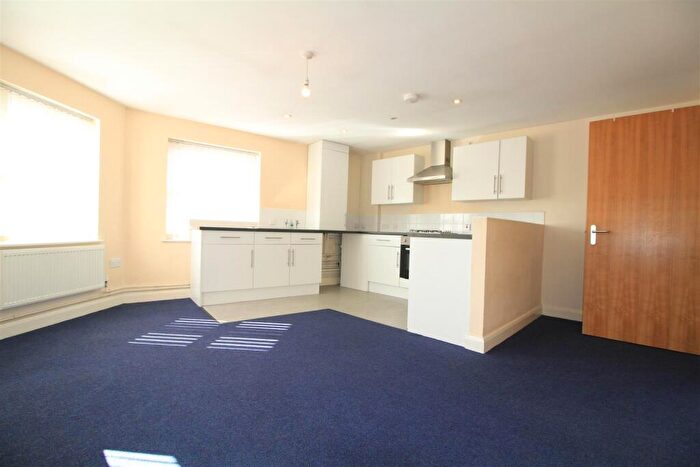 2 Bedroom Flat To Rent In Carlton Road, Nottingham, NG3
