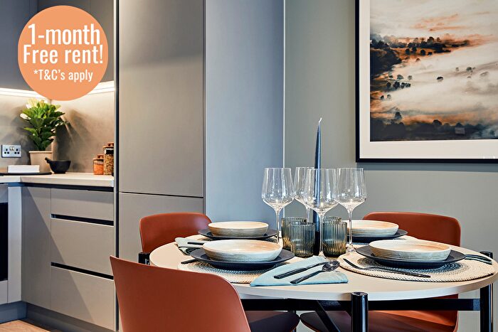 2 Bedroom Flat To Rent In Solasta Riverside, Clyde Place, Glasgow, G5