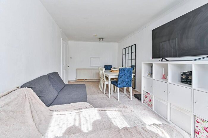 4 Bedroom House For Sale In White Hart Lane, Wood Green, London, N22