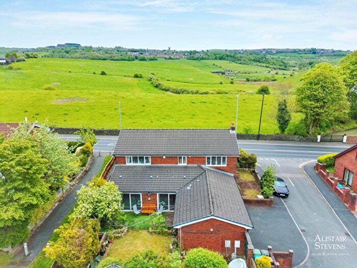 4 Bedroom Detached House For Sale In Marches Close, Oldham, OL2