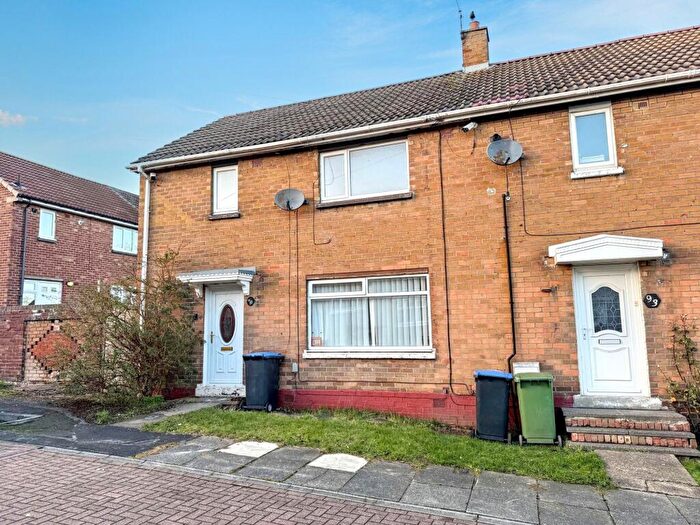 3 Bedroom End Of Terrace House For Sale In Basingstoke Road, Peterlee, Durham, SR8