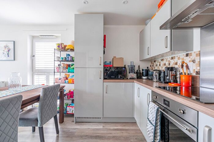 2 Bedroom Flat For Sale In Geoffrey Watling Way, Norwich, NR1
