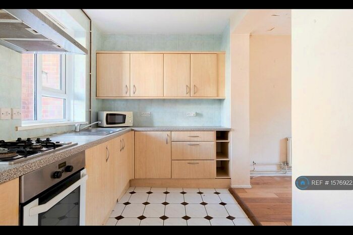 3 Bedroom Terraced House To Rent In Melbourne Grove, London, SE22