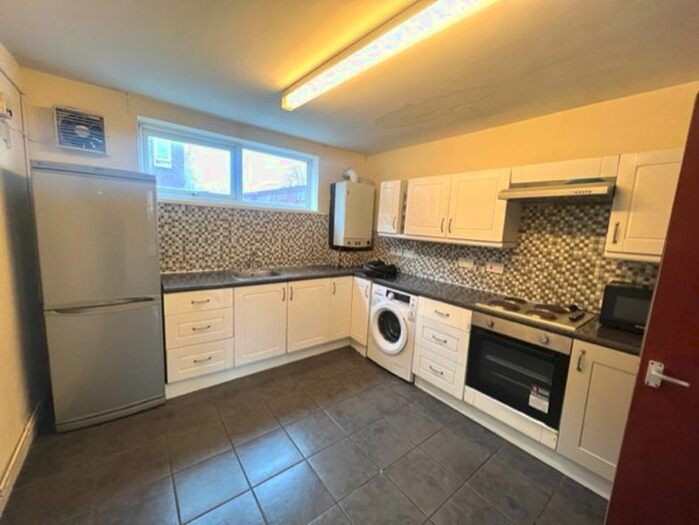 2 Bedroom Flat To Rent In Folkestone Road, London, N18