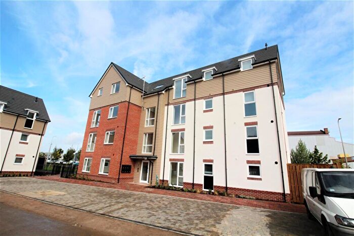 2 Bedroom Apartment To Rent In Susan House, CV21