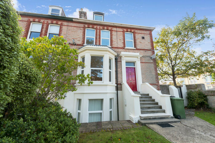 3 Bedroom Flat To Rent In Weymouth, DT4