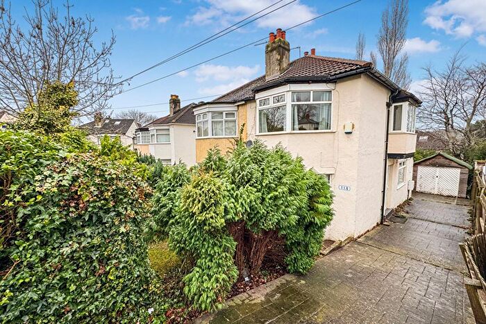 3 Bedroom Semi Detached House To Rent In Upland Crescent, Oakwood, Leeds, LS8