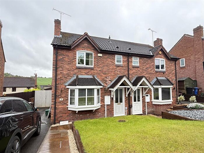 3 Bedroom Semi-Detached House For Sale In Best Avenue, Burton-On-Trent, DE15
