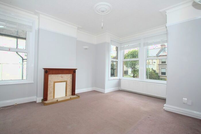 3 Bedroom Flat To Rent In Finchley Lane, London, NW4