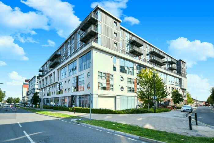 1 Bedroom Apartment To Rent In Paramount, Town Centre, SN1