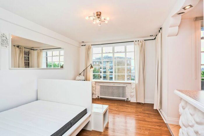 Studio To Rent In Shepherds Bush Road, London, W6