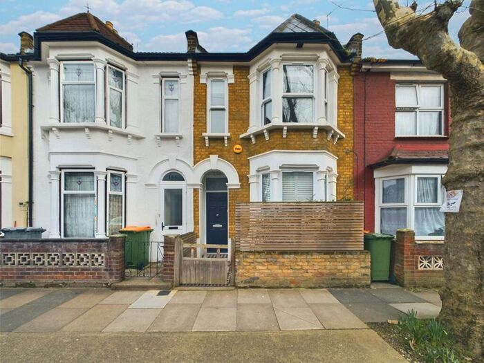 1 Bedroom Flat To Rent In Third Avenue, Newham, London, E12