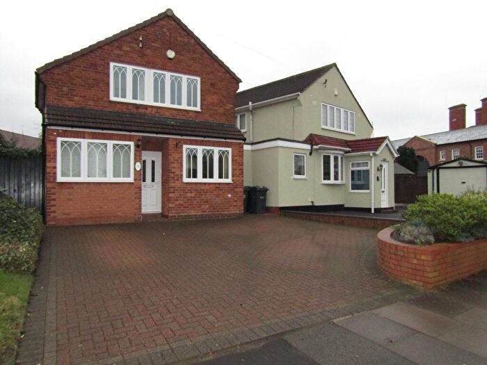 3 Bedroom House To Rent In Red House Park Road, Birmingham, B43
