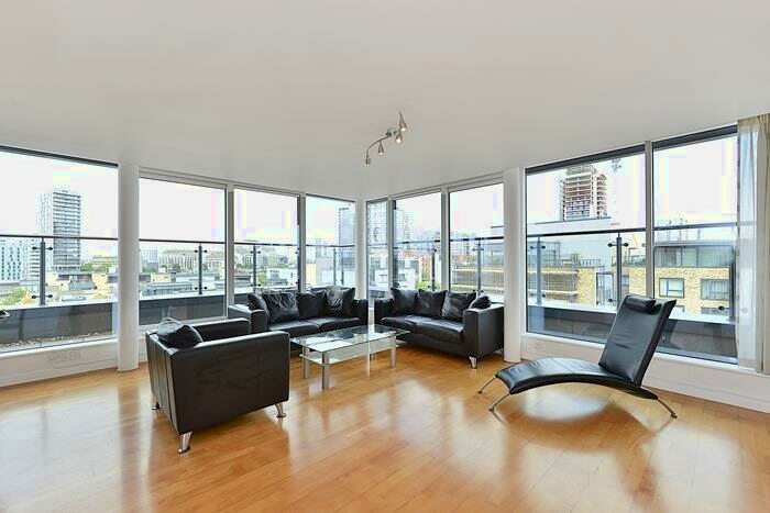 3 Bedroom Apartment To Rent In Boardwalk Place, Canary Wharf, E14
