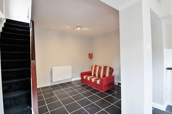 1 Bedroom Flat To Rent In Fairfield Road, Yiewsley, UB7