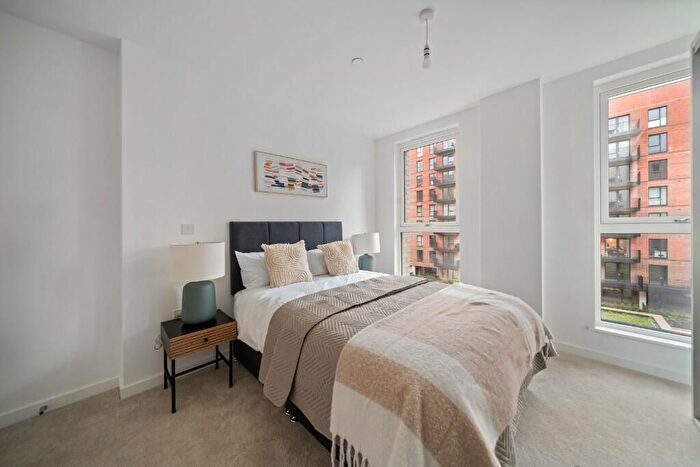 2 Bedroom Flat To Rent In Arusha Court, Farine Avenue, Hayes, UB3