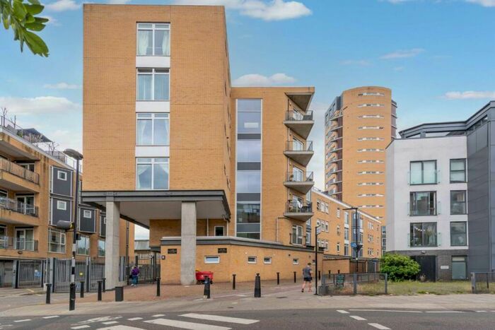 1 Bedroom Flat To Rent In Martello Street, London Fields, E8