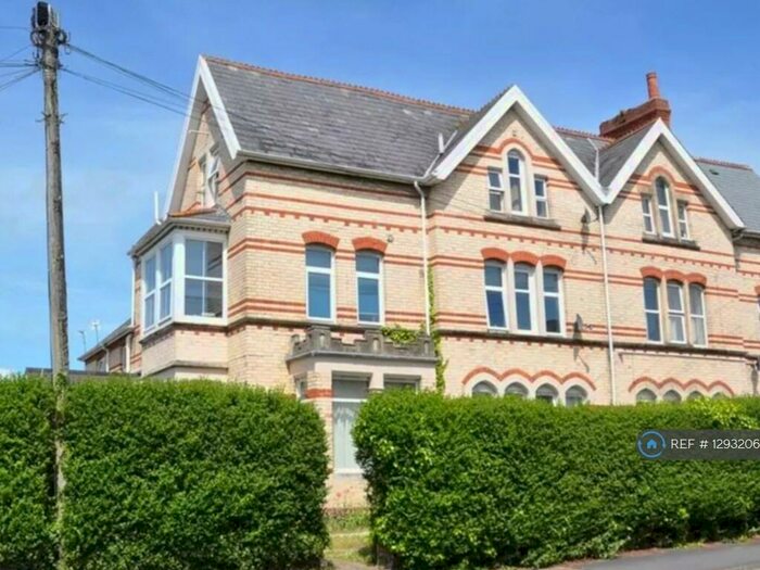 2 Bedroom Flat To Rent In Bear Street, Barnstaple, EX32