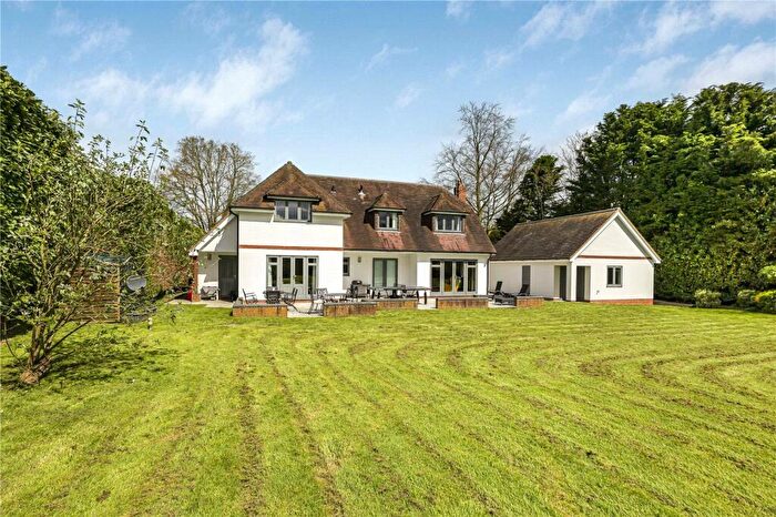 4 Bedroom Detached House To Rent In Upper Bolney Road, Harpsden, Henley-on-Thames, Oxfordshire, RG9
