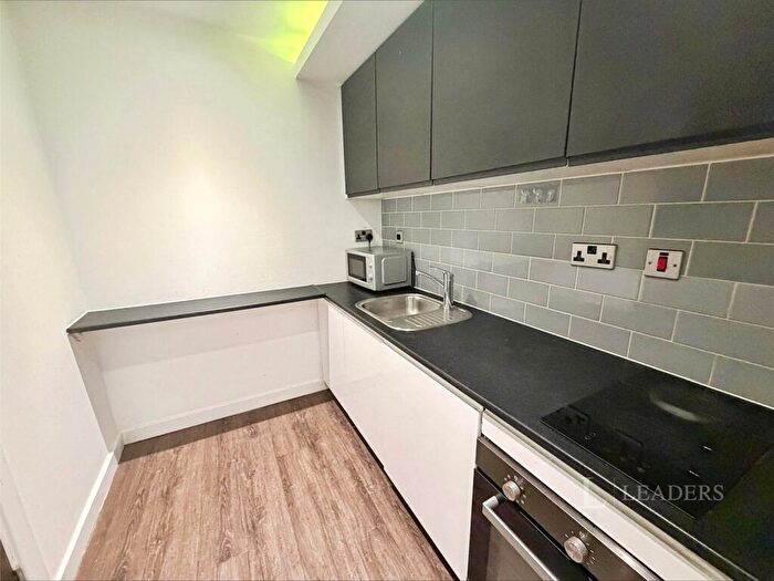 2 Bedroom Flat To Rent In Hodgson Street, Sheffield, S3