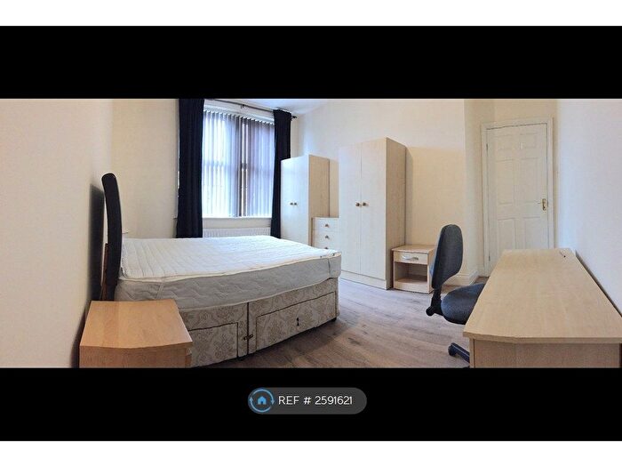 3 Bedroom Flat To Rent In Gosforth, Newcastle Upon Tyne, NE3