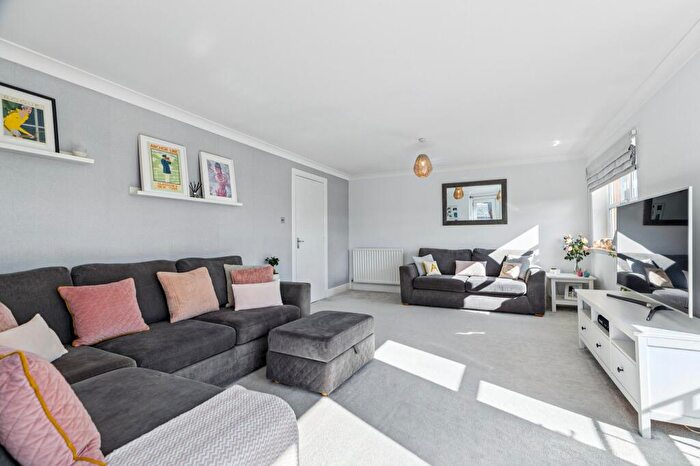2 Bedroom Apartment For Sale In St Helens Gardens, Langside, Glasgow, G41