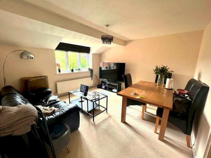 1 Bedroom Apartment To Rent In Leicester Road, Barnet, EN5