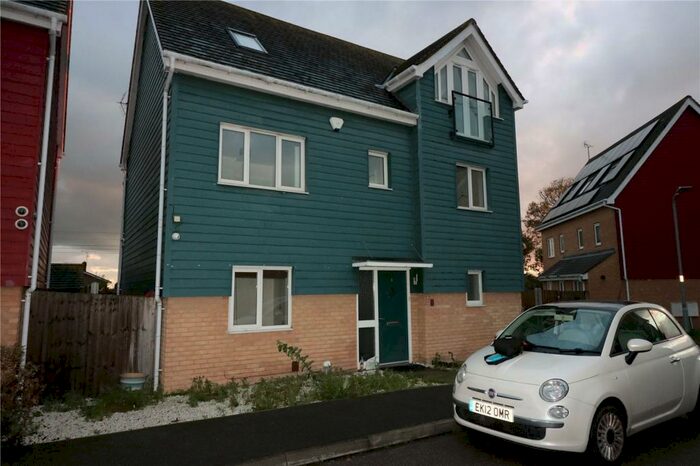 6 Bedroom Detached House To Rent In Eros Avenue, Southend-on-Sea, Essex, SS2